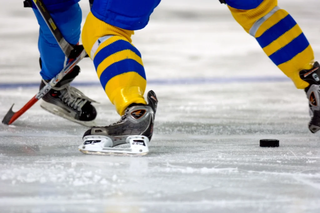 blagult tryck fran laktare till vardagsrum nar juniorerna tog guld